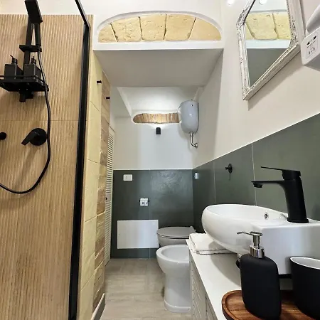 27, Centro, Cagliari, Sardinia Кальяри