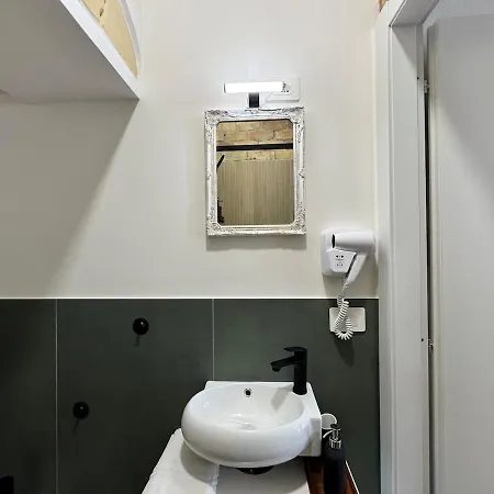 27, Centro, Cagliari, Sardinia Apartman *