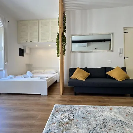 27, Centro, Cagliari, Sardinia Apartman *