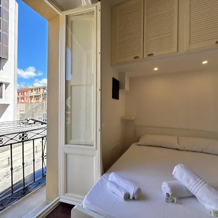 27, Centro, Cagliari, Sardinia Апартаменты Кальяри