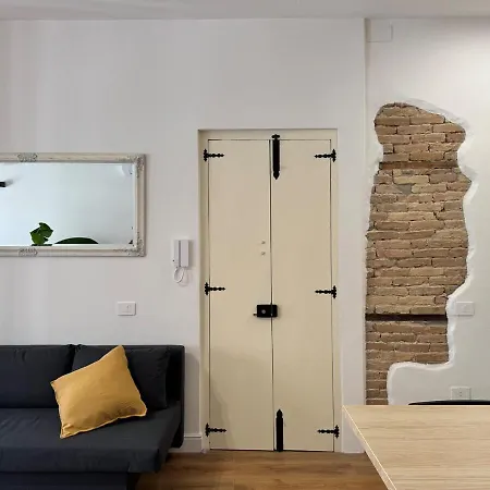 27, Centro, Cagliari, Sardinia Apartman